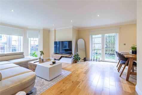 Crossan Court, 108 Stonegrove, Edgware, Middlesex, HA8