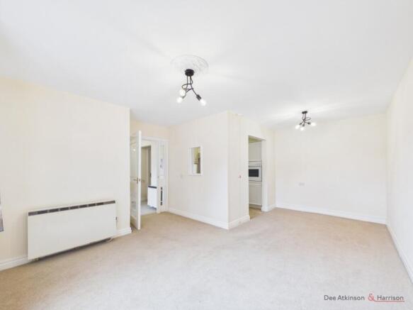 Lounge/Dining Area