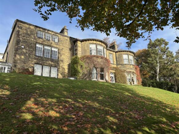 9 bed Detached for sale Image 6