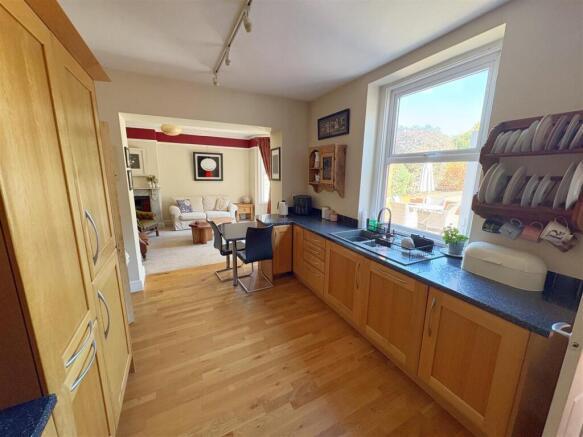 Kitchen_Breakfast room (3).jpg