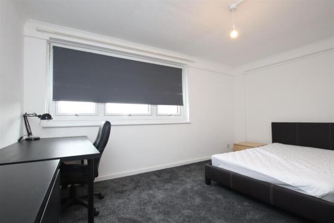Bedroom 1 (2).JPG
