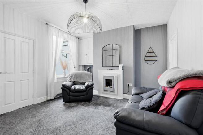 3 bed Terraced to rent Image 5