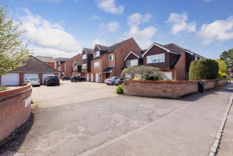 Sussex House, Victoria Road, Farnham Common, SL2