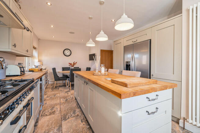 Kitchen/dining ro...