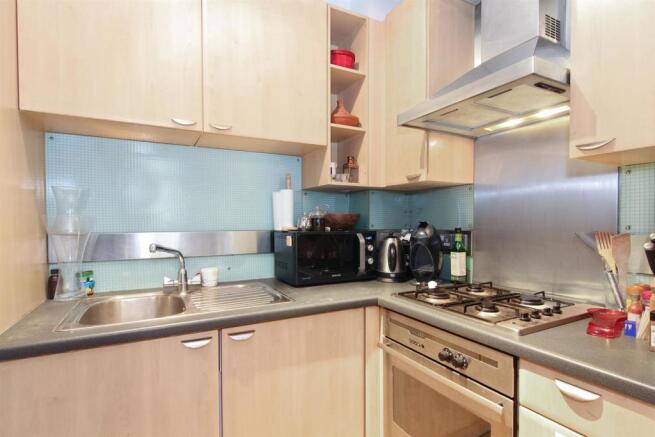 ALWard - Flat 3 Canada Wharf - kit_low.jpg
