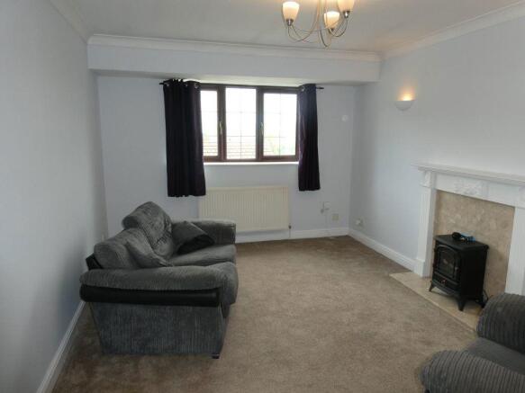 2 bed Apartment to rent Image 5