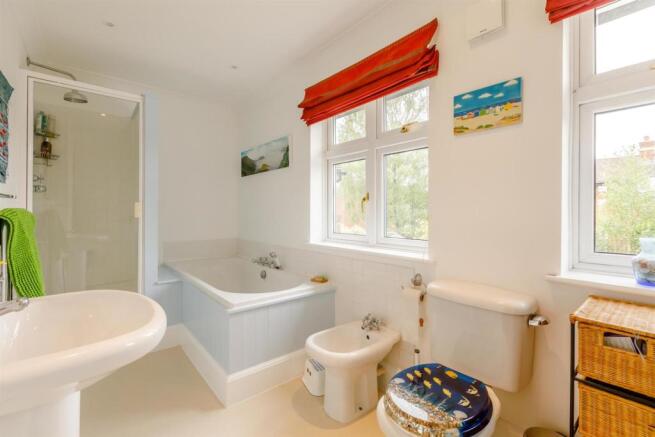 Family Bathroom.jpg