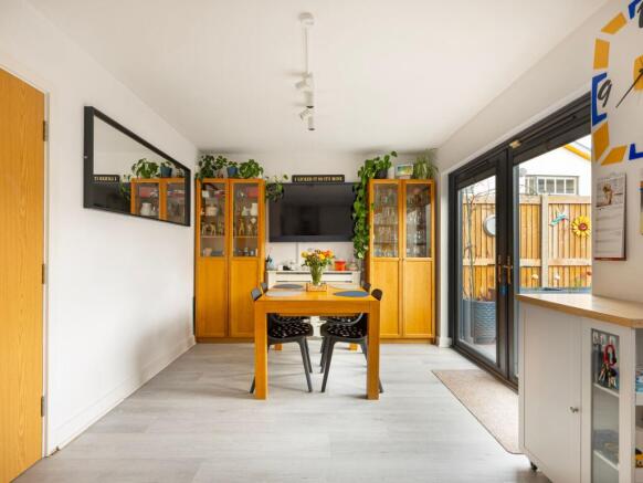 Kitchen & Dining Area