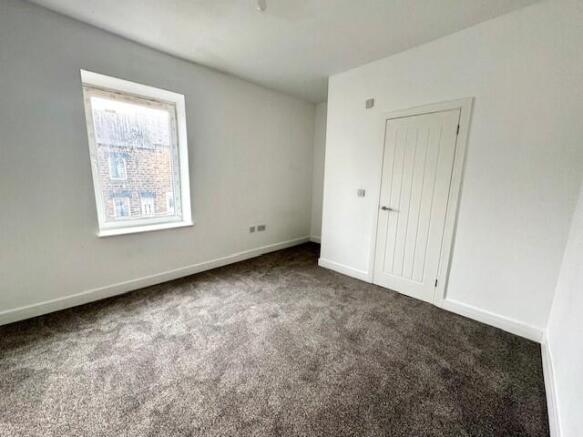 3 bed Apartment to rent Image 4