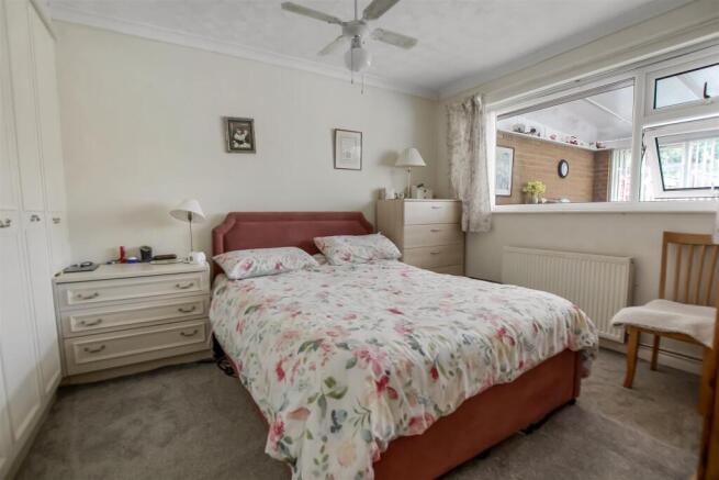 2 bed Semi-Detached Bungalow for sale Image 8