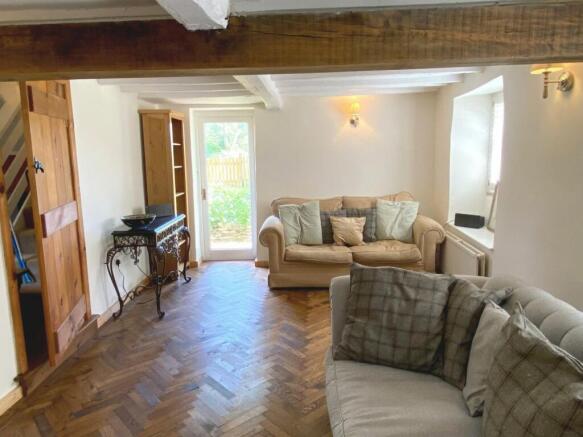 LOUNGE/DINING ROOM
