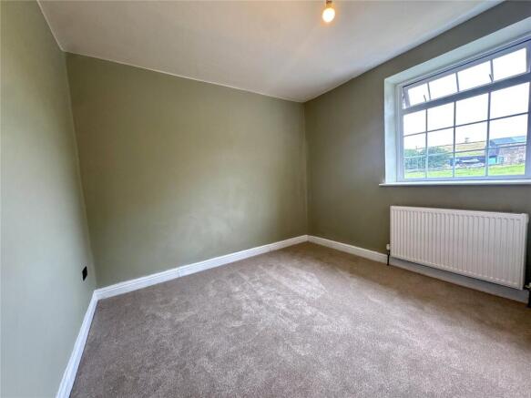 3 bed Semi-Detached to rent Image 9
