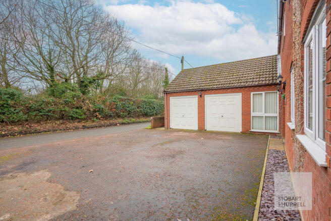 Garage & Parking