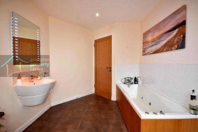 bathroom 2.JPG