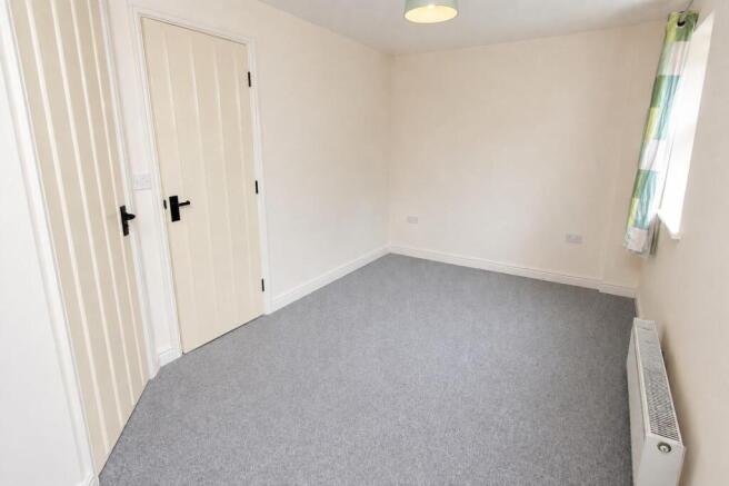 4 bed Town House for sale Image 8