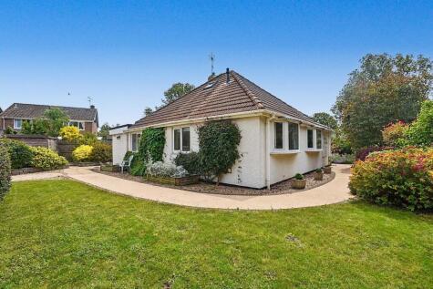 17 Charteris Close, Penarth, CF64 5RT