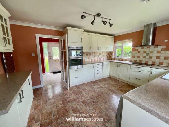 Kitchen 01