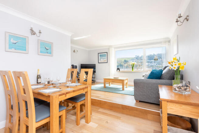 2 Open Plan Living
