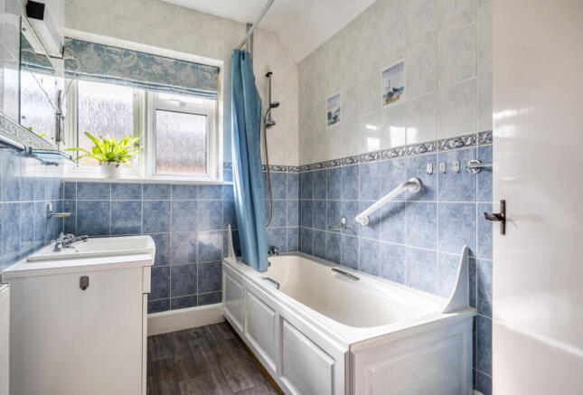 1446533-7-69dfc9c...