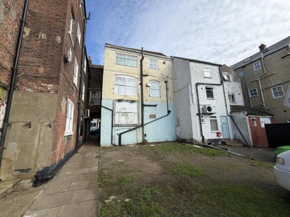 2  Medium  T202604101616.jpg