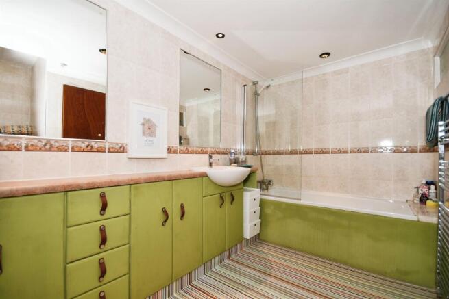 Photo 12