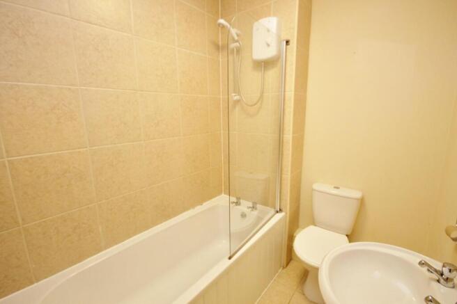 2 bed Flat to rent Image 5