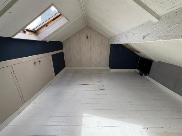 3 bed Terraced for sale Image 11