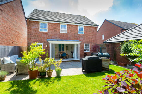 Newmarket Drive, Fulwood, PR4