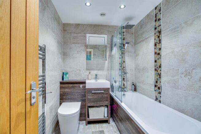 BATHROOM/W.C.