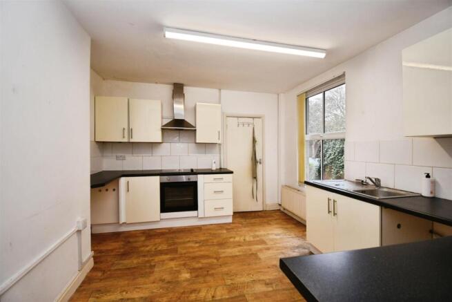 4 bed Terraced for sale Image 4