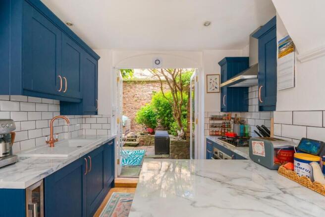 G0F2WPCN - Kitchen C.jpg