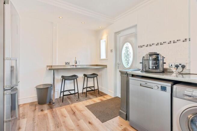 3 bed Terraced for sale Image 9