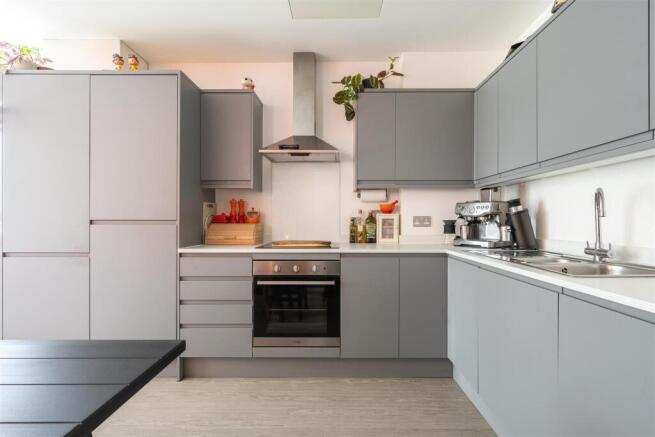 Lena Kennedy Close, E4