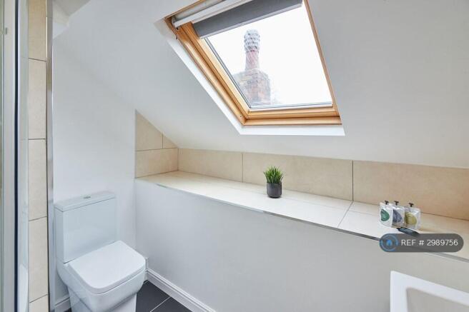 1 bed House Share to rent Image 8