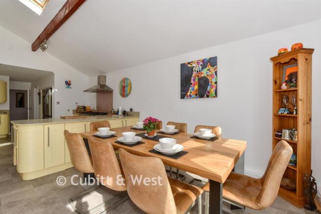 Lounge/Kitchen