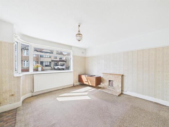 3 - 3 Bedroom Semi-Detached House with Garage.jpg