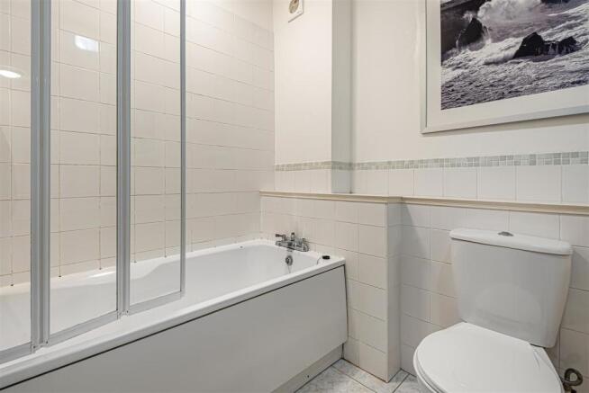 Family Bathroom: