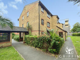 33, Wyvern House, Bridge Road, Grays RM17 6RS