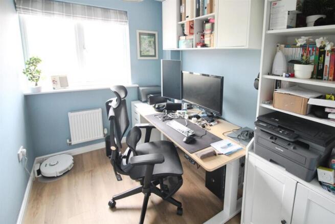 4 bed Town House for sale Image 12