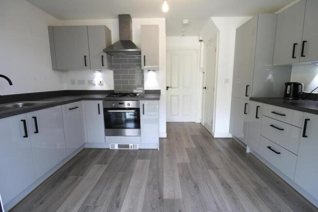 2 bed Semi-Detached to rent Image 4