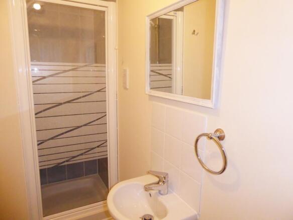 E-n suite shower roo