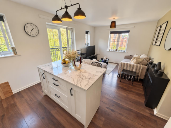 Lounge/Kitchen