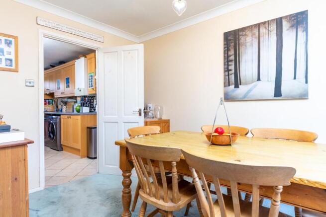 21 Gorst Close-2.jpg