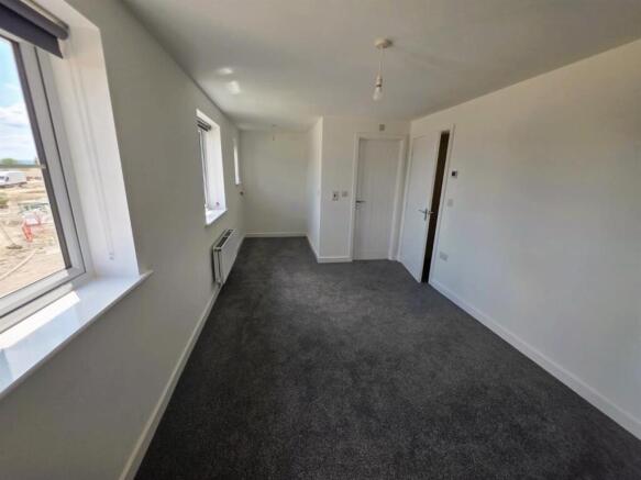 3 bed Detached to rent Image 10