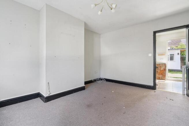 10 New Close, Colliers Wood, SW19 2SY reception 1b