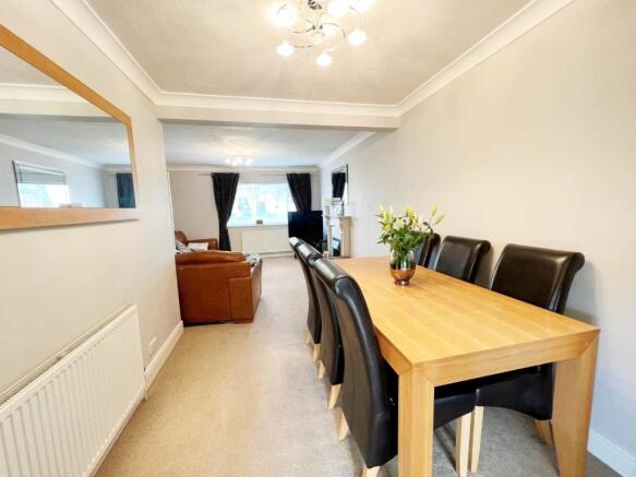 Dining Area pic 1.jpg