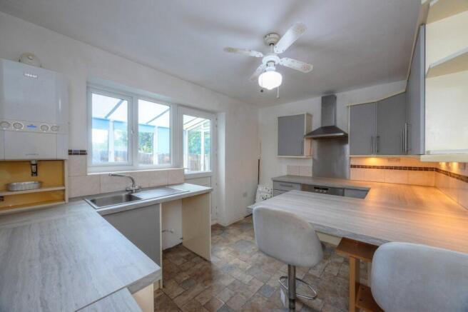 3 bed Semi-Detached for sale Image 9