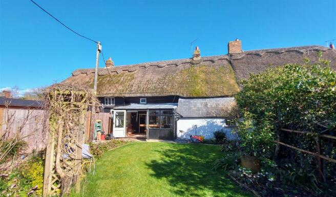DELIGHTFUL REAR GARDEN