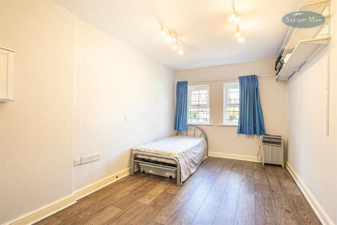 4 bed Detached for sale Image 9