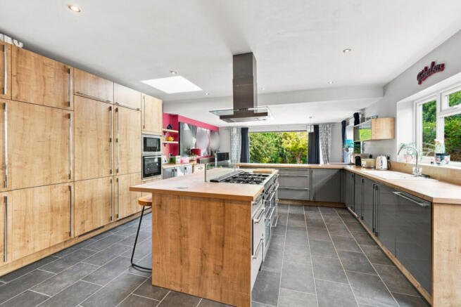Radwinter Road, Saffron Walden, Essex, CB11 photo 4